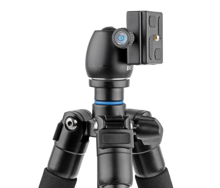 Fotostativ BK-457 leichtes Kamerastativ mit 4 Sektionen inkl. Kugelkopf